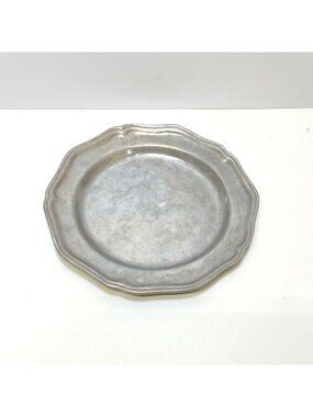 Wilton Armetale Queen Anne Scalloped Salad Plate 9 Inch Metal Alloy USA Vintage
